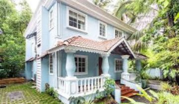 Seafront Villa in Dapoli